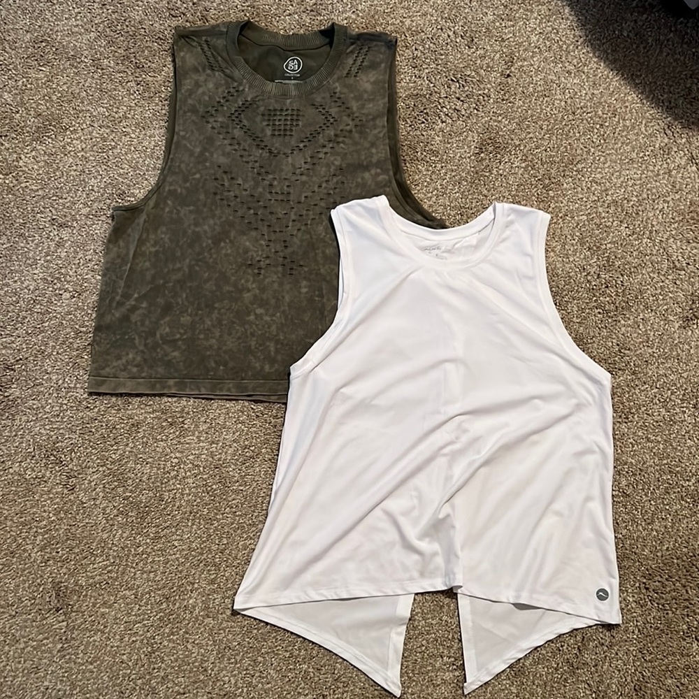 2 size small workout tanks